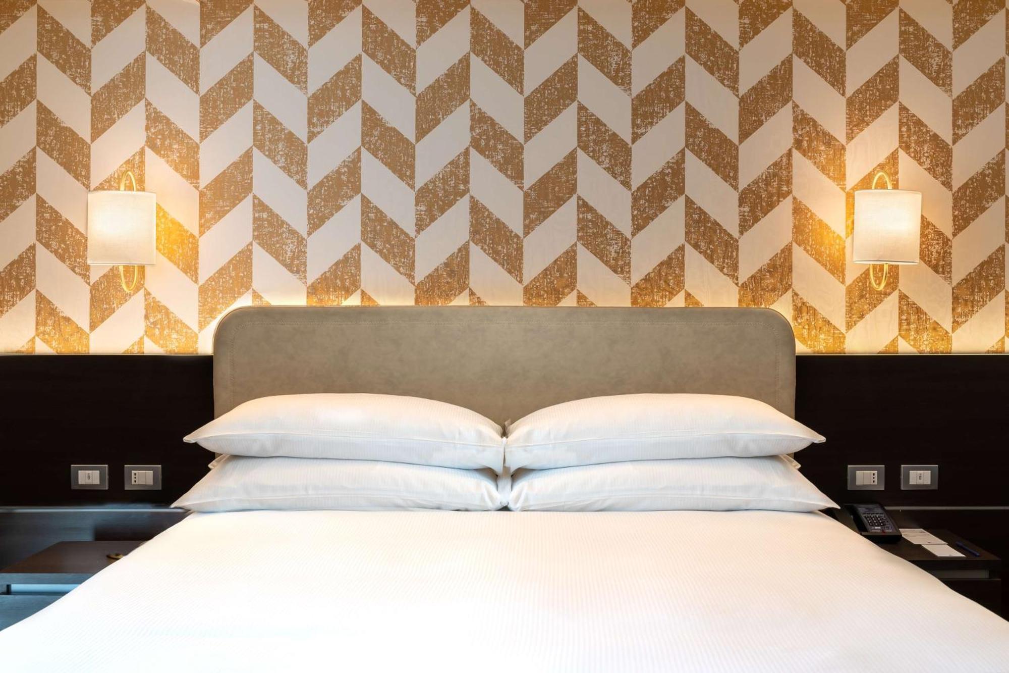 Hotel Doubletree By Hilton Milan Malpensa Solbiate Olona Extérieur photo