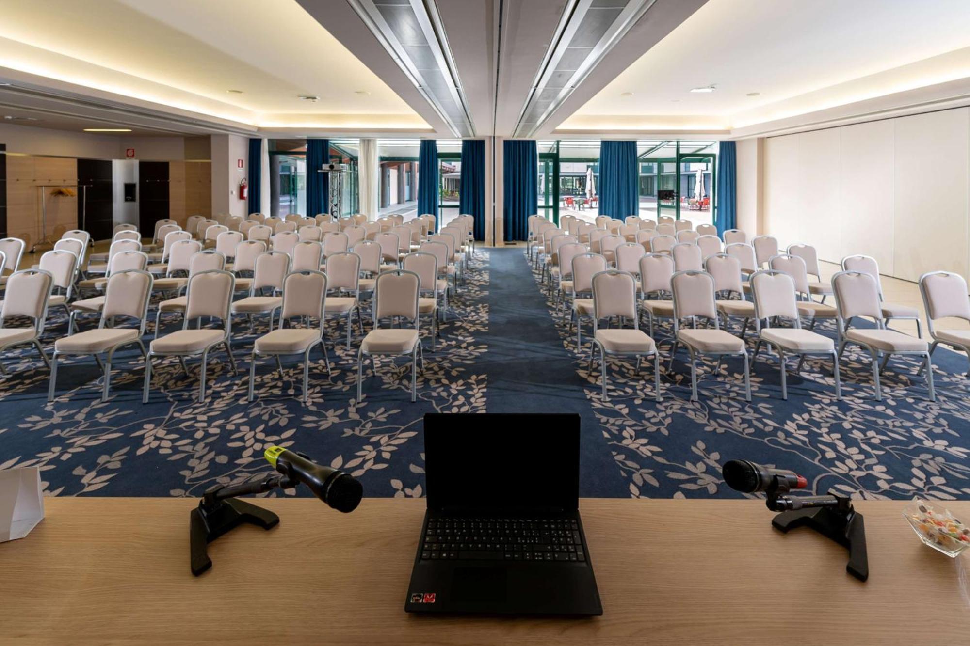 Hotel Doubletree By Hilton Milan Malpensa Solbiate Olona Extérieur photo