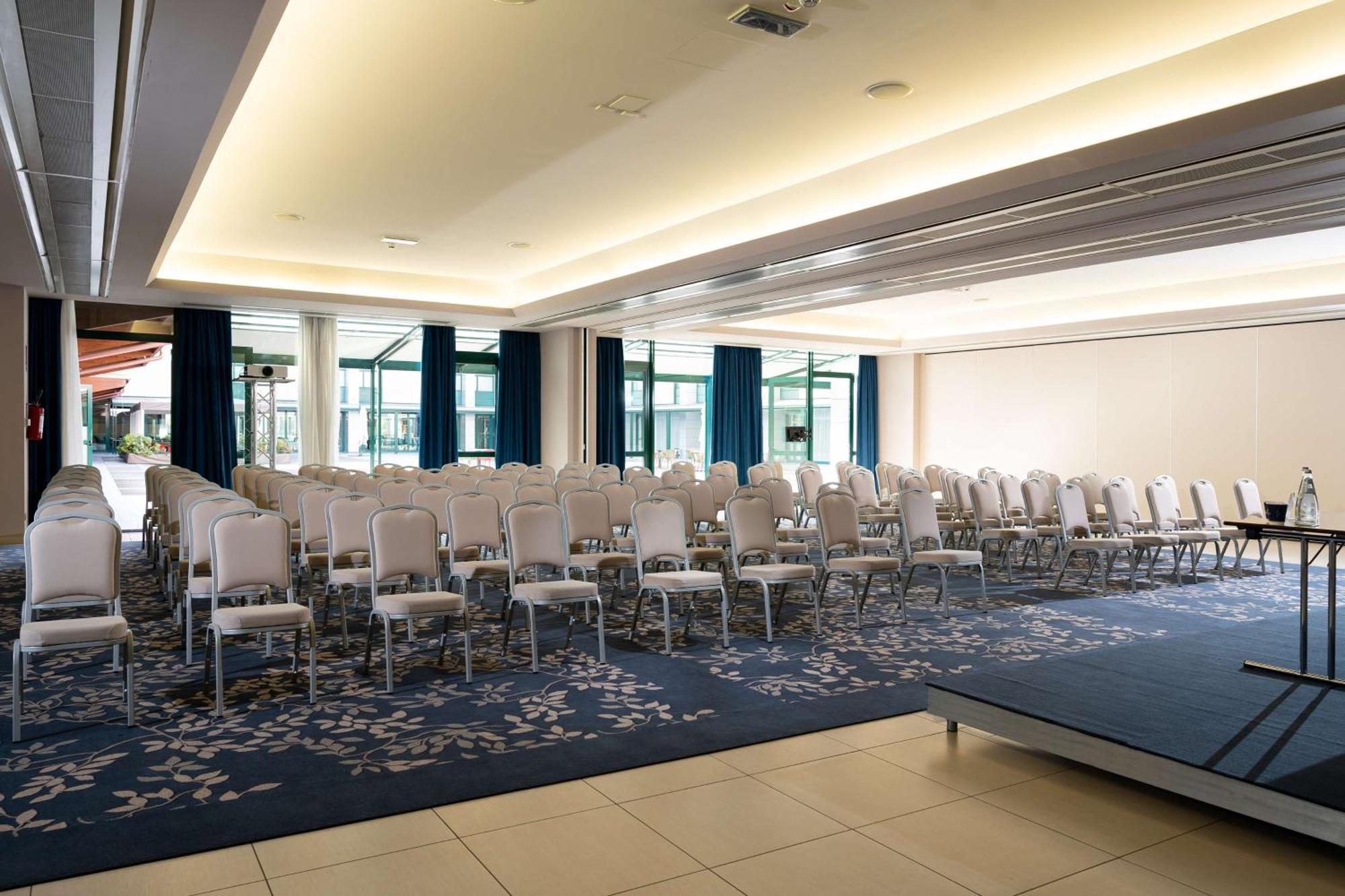 Hotel Doubletree By Hilton Milan Malpensa Solbiate Olona Extérieur photo