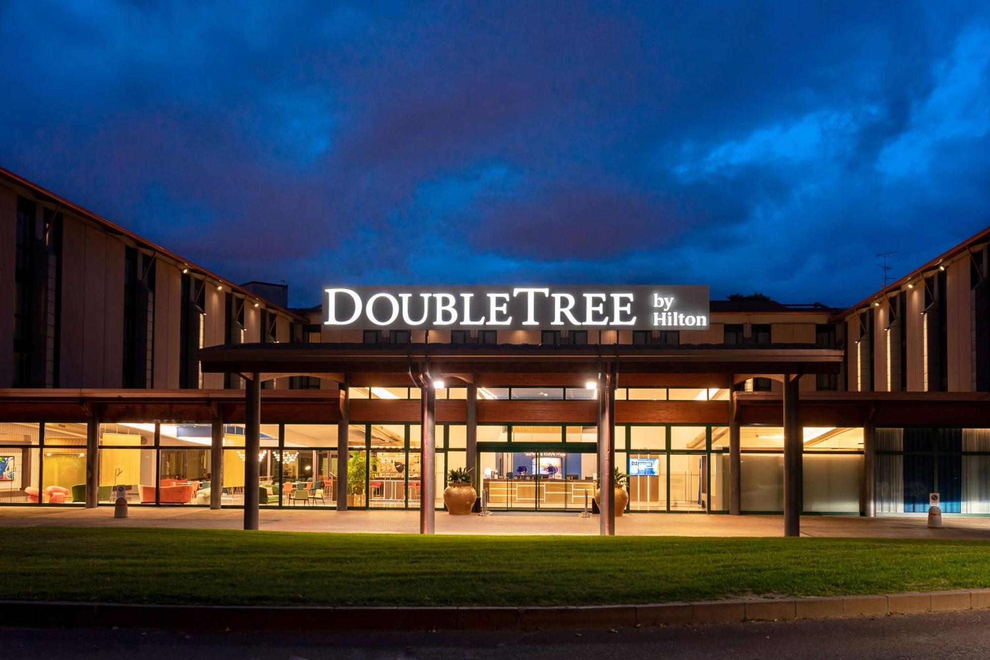 Hotel Doubletree By Hilton Milan Malpensa Solbiate Olona Extérieur photo