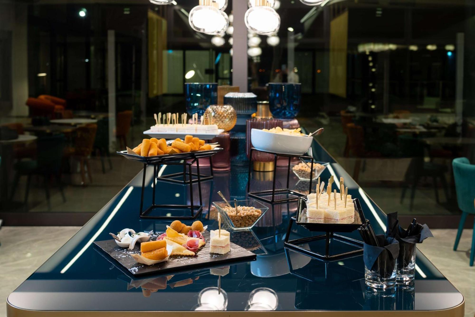 Hotel Doubletree By Hilton Milan Malpensa Solbiate Olona Extérieur photo